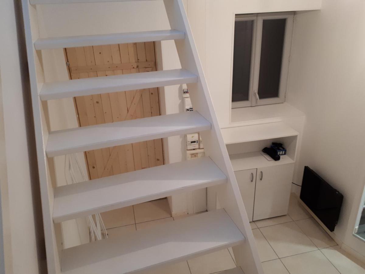 Appartement En Duplex Viviers Bagian luar foto