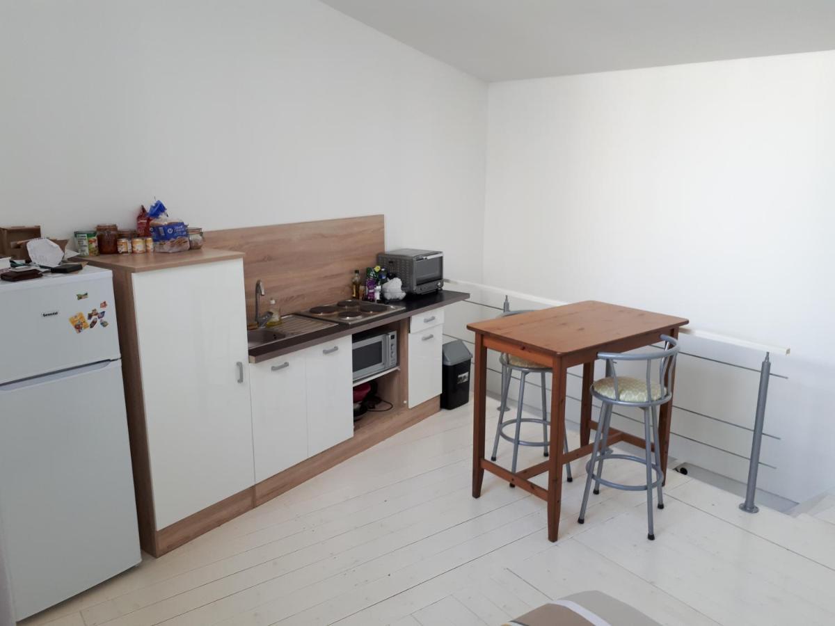 Appartement En Duplex Viviers Bagian luar foto