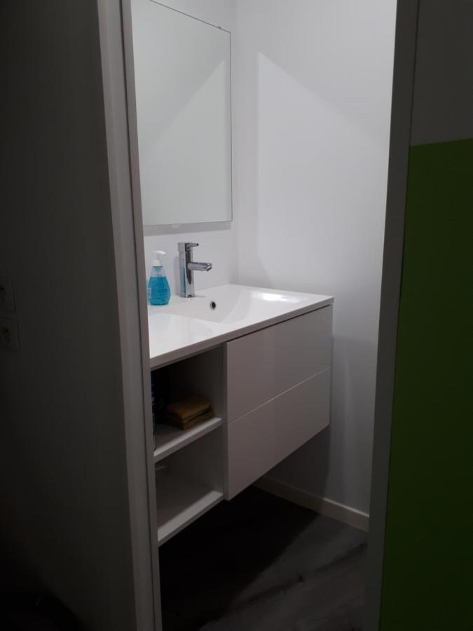 Appartement En Duplex Viviers Bagian luar foto