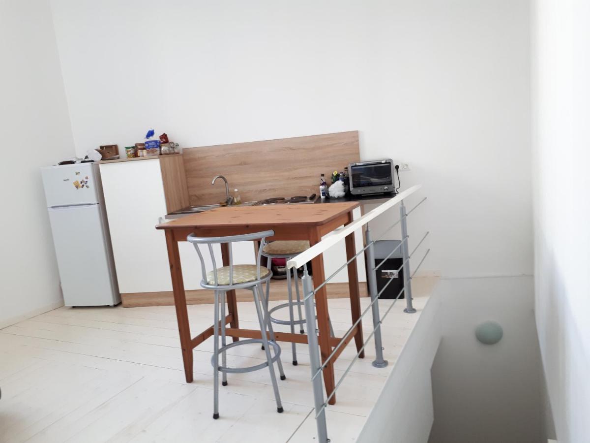 Appartement En Duplex Viviers Bagian luar foto
