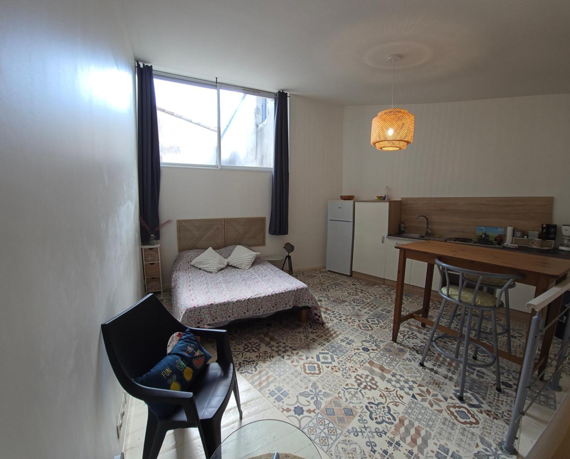 Appartement En Duplex Viviers Bagian luar foto